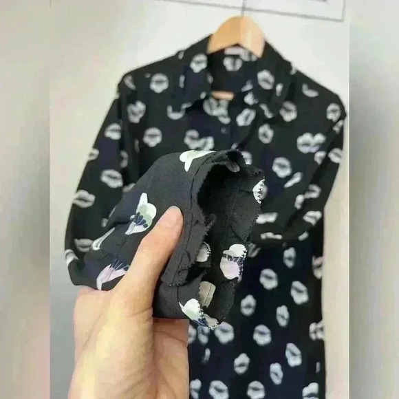 Sunday Best Aritzia  Womens Black Floral Print Ruffle Button Down Blouse Medium - Picture 4 of 9